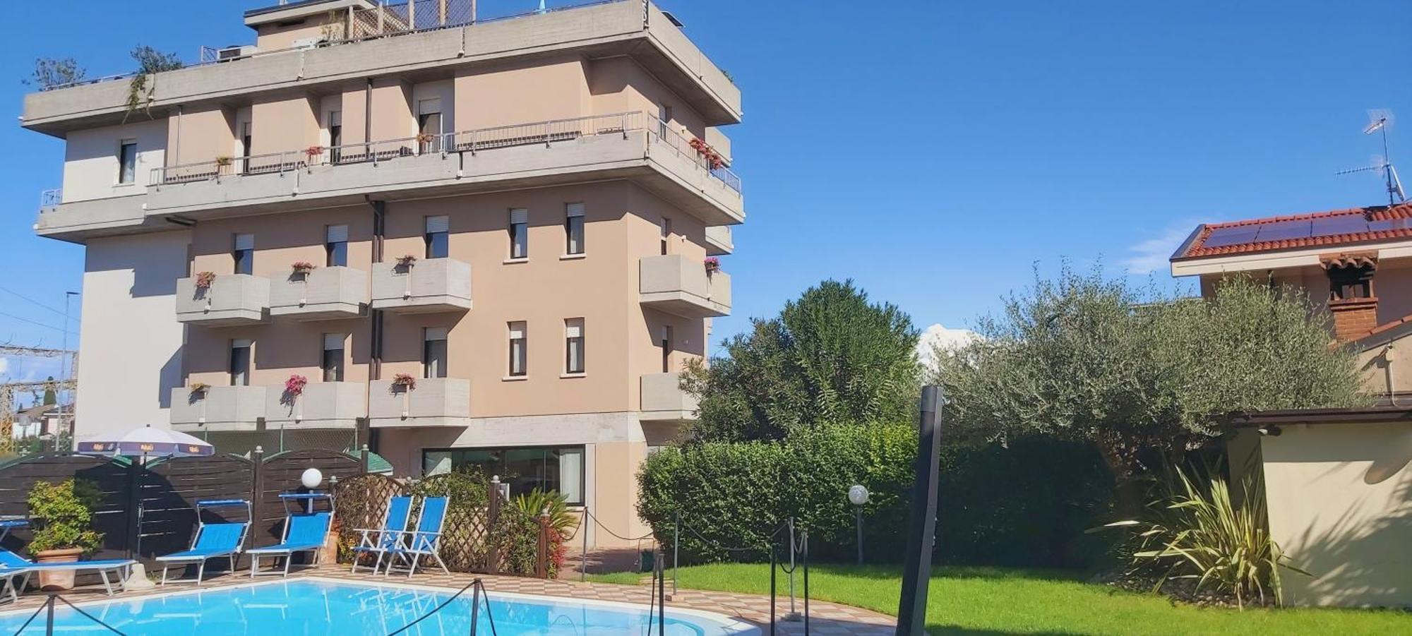 Albergo Al Cacciatore Desenzano del Garda Extérieur photo
