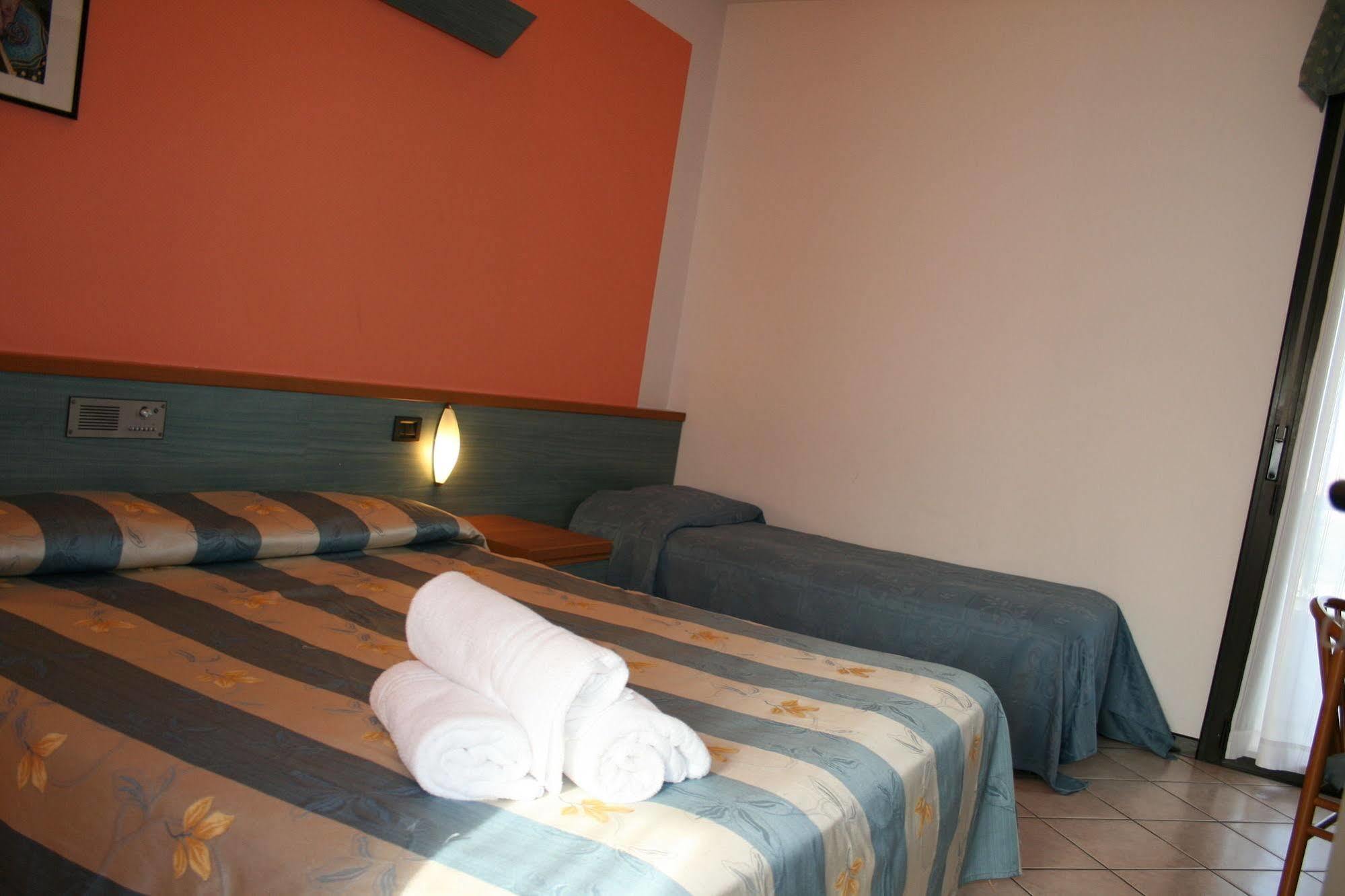 Albergo Al Cacciatore Desenzano del Garda Extérieur photo