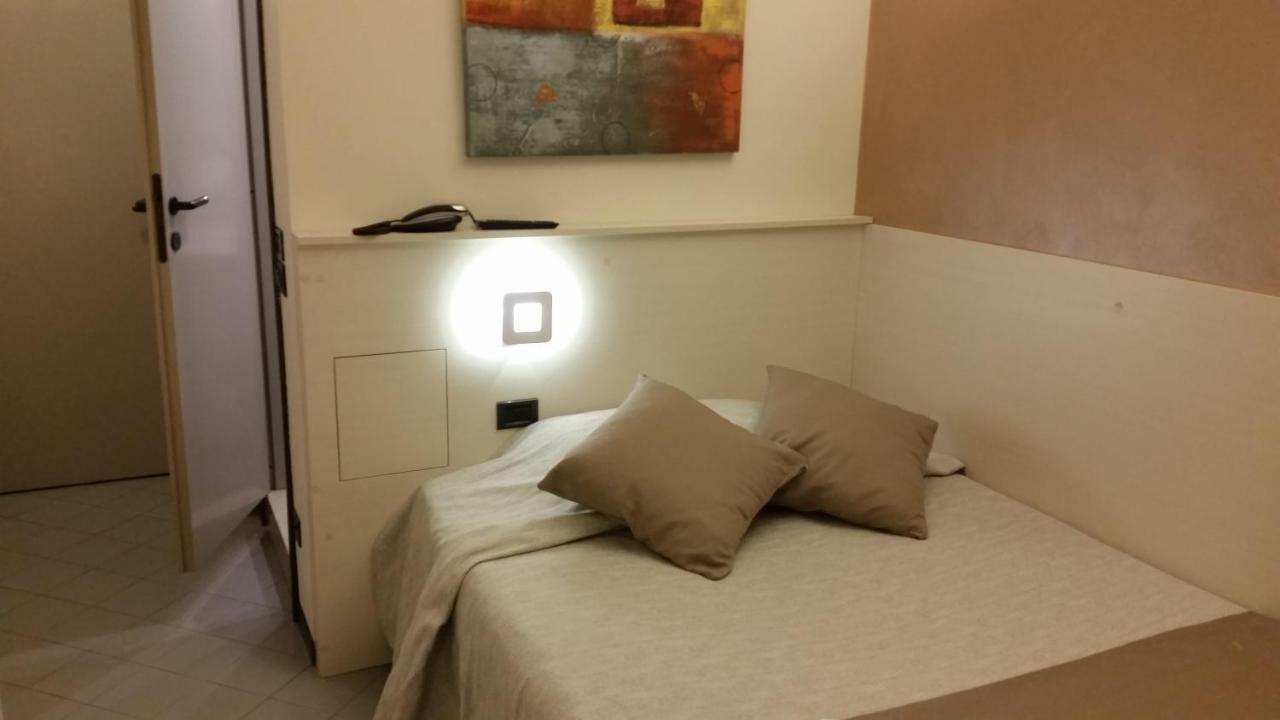 Albergo Al Cacciatore Desenzano del Garda Extérieur photo