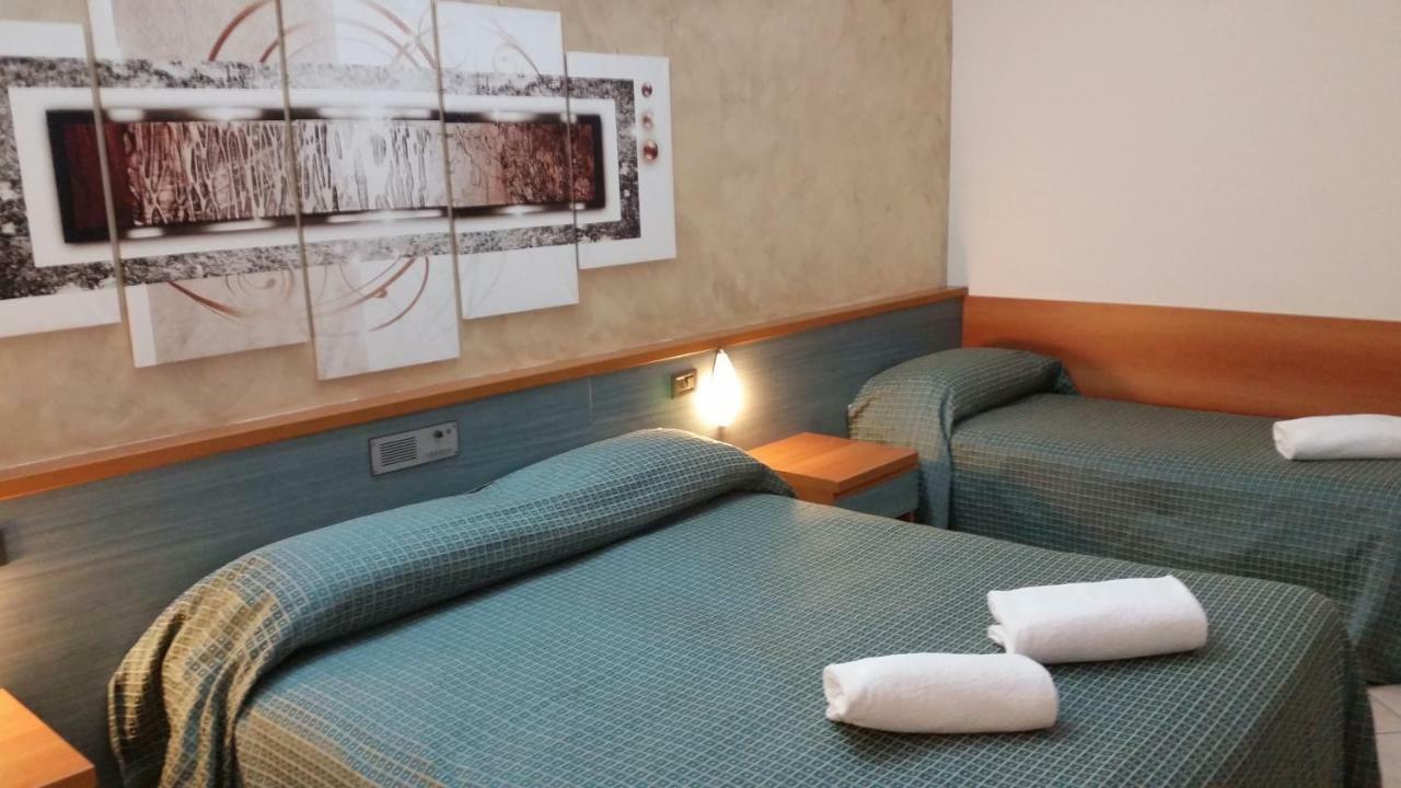 Albergo Al Cacciatore Desenzano del Garda Extérieur photo